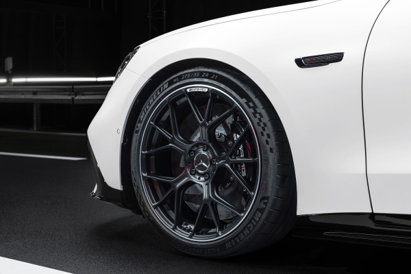 Mercedes представил самый мощный электромобиль AMG Mercedes представил самый мощный электромобиль AMG