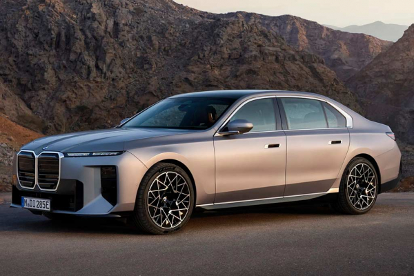 Обновленный BMW 7-Series (G70): самый комплексный рестайлинг в истории БМВ Обновленный BMW 7-Series (G70): самый комплексный рестайлинг в истории БМВ