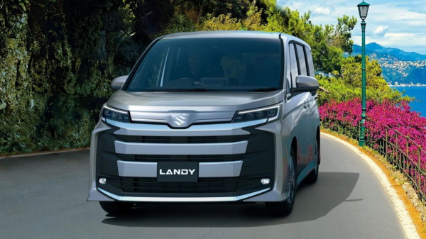 Минивэн Suzuki Landy подвергся плановому обновлению Минивэн Suzuki Landy подвергся плановому обновлению