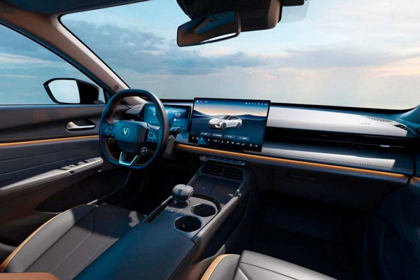 Представлен новый Changan Uni-V 2026: лифтбек пережил второй рестайлинг
